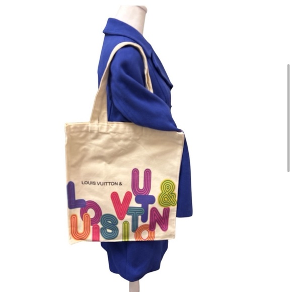 New Louis Vuitton canvas tote bag from LV exhibition show in Shenzhen China - Picture 3 of 9